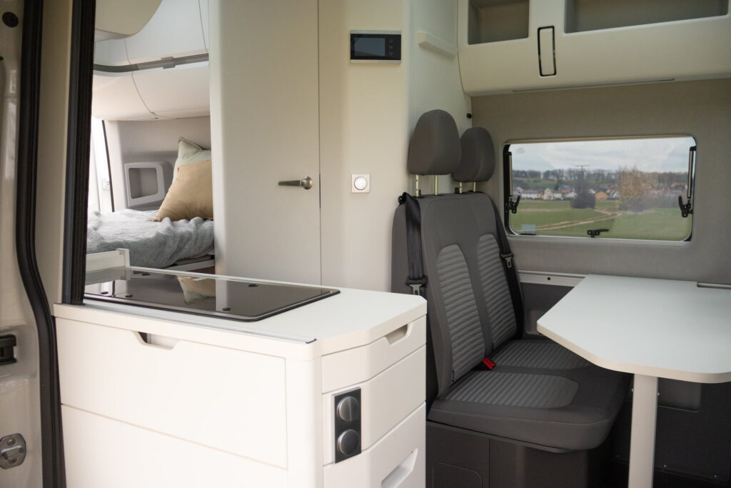 VW Grand California CaliCamper Innenraum
